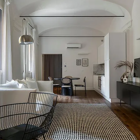 Everyday Corte Petroni Болонья